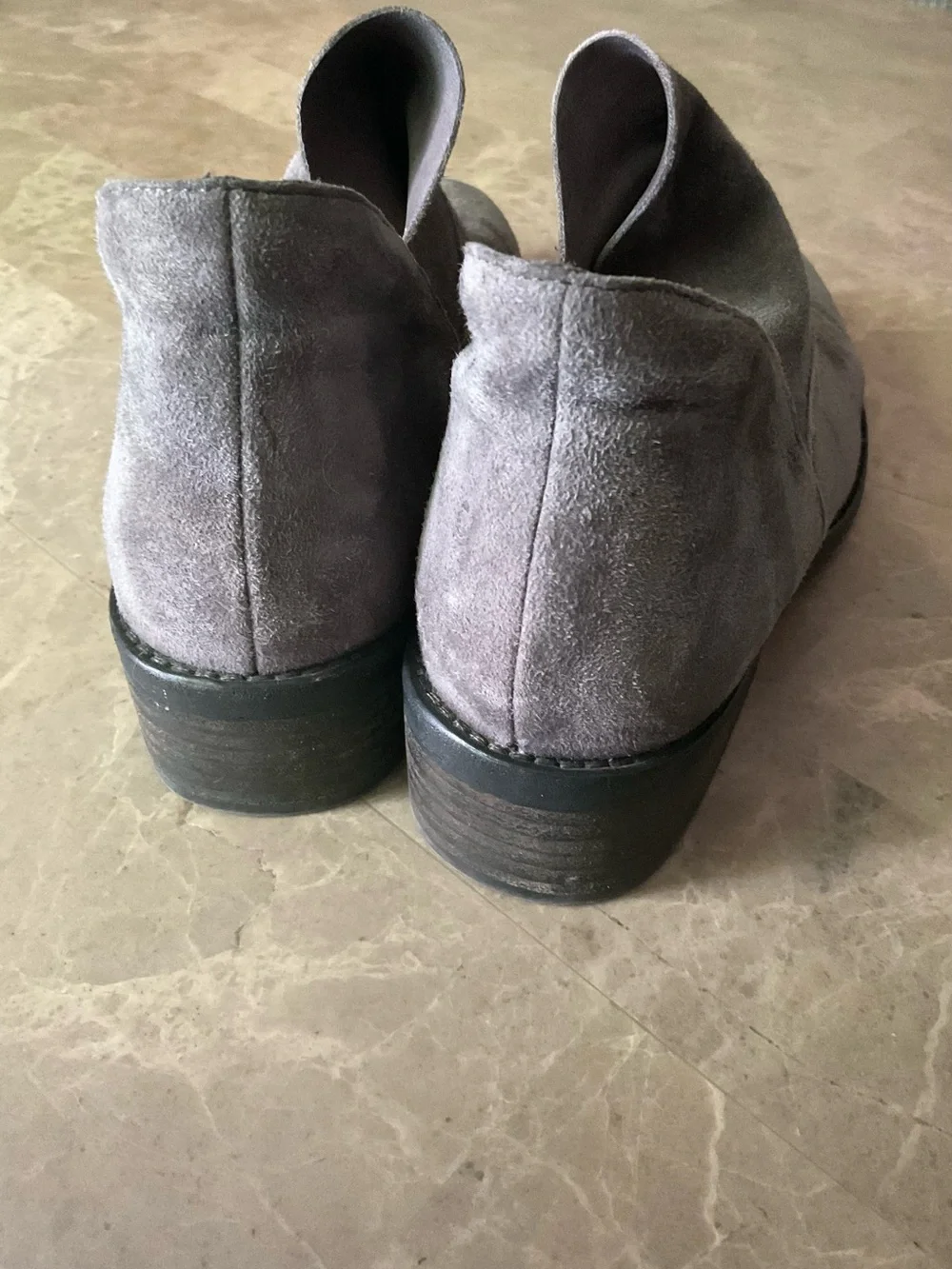 Eileen Fisher Grey Graphite Leaf Suede Ankle Boots Sz 7 Vero cuccio